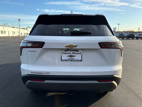 Used 2026 Chevrolet Equinox LT w/ Convenience Package II image 6