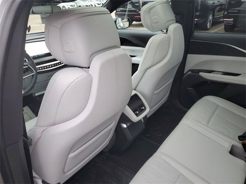 Certified 2024 Cadillac Lyriq Luxury image 24