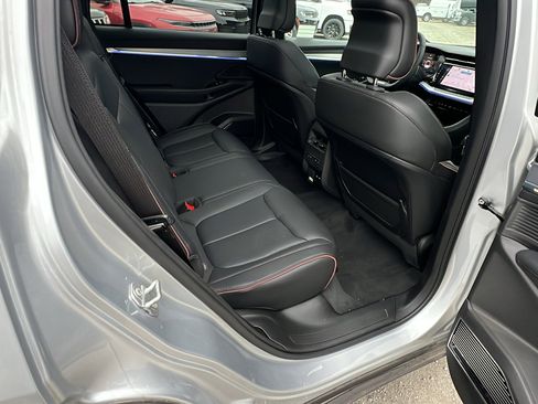 Used 2024 Jeep Wagoneer Launch Edition image 23