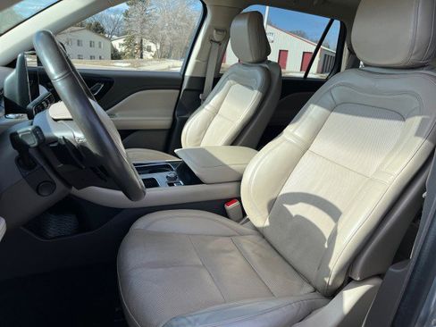 Used 2020 Lincoln Aviator Reserve w/ Equipment Group 201A image 10