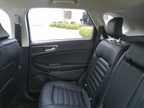 Used 2022 Ford Edge SEL w/ Convenience Package image 30