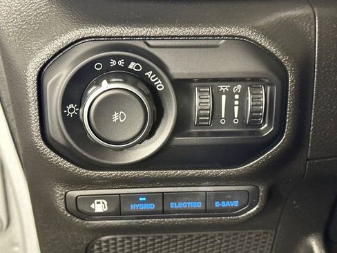 Used 2022 Jeep Wrangler Unlimited Sahara image 19