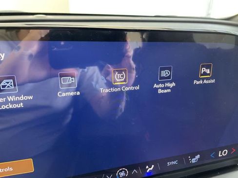 New 2026 Chevrolet Traverse LT w/ Midnight/Sport Edition AWD/4WD image 36