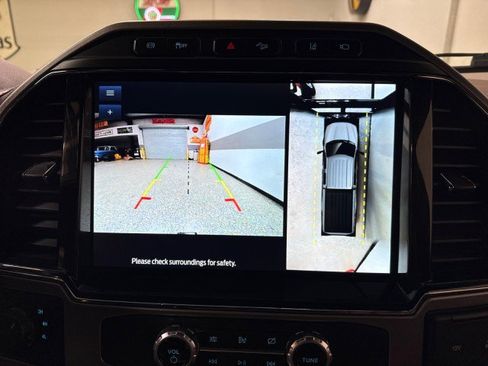 Used 2022 Ford F350 Platinum w/ FX4 Off-Road Package image 29