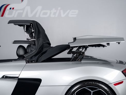 Used 2012 Audi R8 V10 AWD/4WD image 10