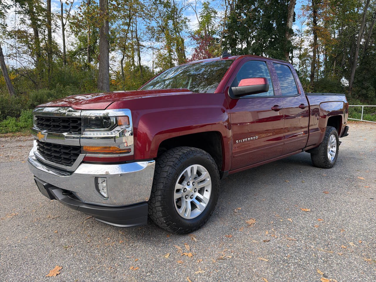 Used 2017 Chevrolet Silverado 1500 LT w/ All Star Edition AWD/4WD image 4