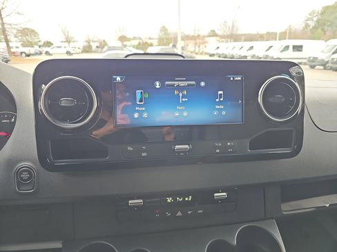 New 2026 Mercedes-Benz Sprinter 2500 image 18