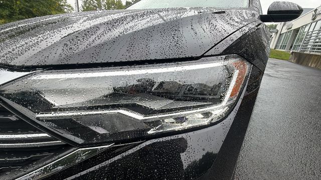 Used 2024 Volkswagen Jetta SE FWD image 10