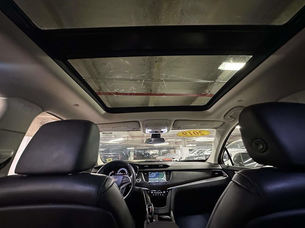 Used 2019 Cadillac XT5 Luxury FWD image 17