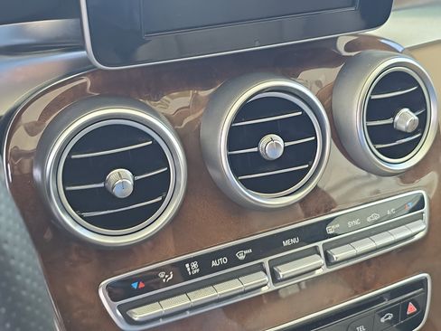 Used 2015 Mercedes-Benz C 300 Sedan image 27
