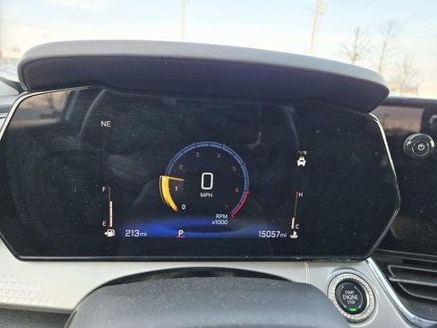 Certified 2025 Chevrolet Trax LT w/ Driver Confidence Package image 7