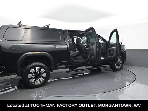 Used 2023 GMC Sierra 3500 Denali w/ Denali Ultimate Package AWD/4WD image 31