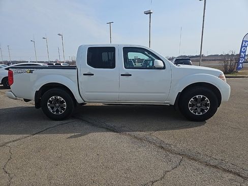 Used 2019 Nissan Frontier PRO-4X image 4