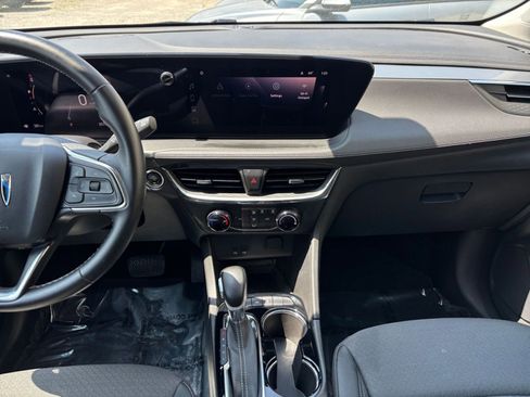 Used 2025 Buick Encore GX Preferred FWD image 17
