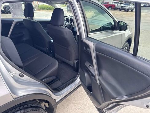 Used 2017 Toyota RAV4 LE FWD image 13