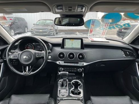 Used 2018 Kia Stinger Premium image 39