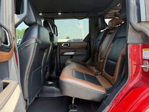 Used 2021 Ford Bronco Outer Banks w/ Sasquatch Package AWD/4WD image 8