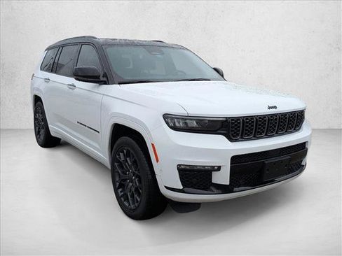 Used 2024 Jeep Grand Cherokee L Summit image 3