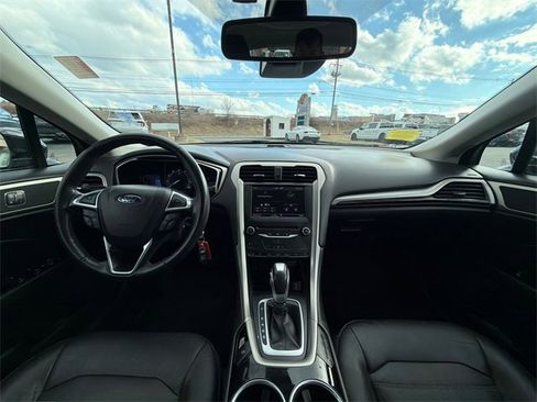 Used 2013 Ford Fusion SE image 16