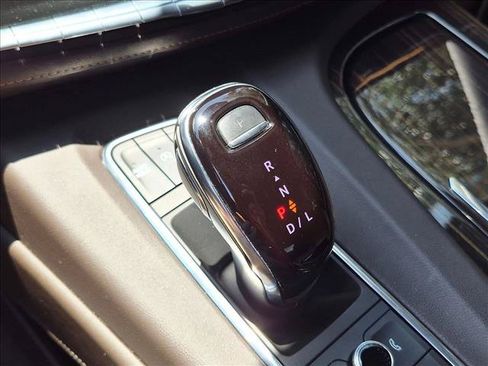 Used 2023 Cadillac Escalade Premium Luxury AWD/4WD image 11
