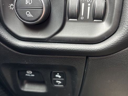 Used 2019 RAM 1500 Big Horn image 25