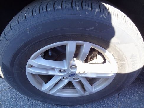 Used 2023 Ford Explorer XLT w/ Equipment Group 202A image 14