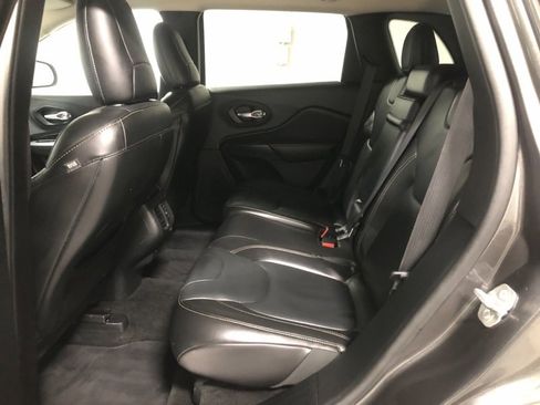 Used 2015 Jeep Cherokee Limited image 15