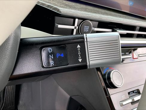 Used 2025 Hyundai Santa Fe Limited FWD image 33