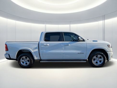 New 2026 RAM 1500 4x4 Crew Cab image 3