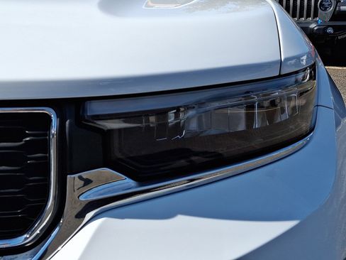 Used 2022 Jeep Grand Cherokee Laredo w/ Luxury Tech Group I image 9