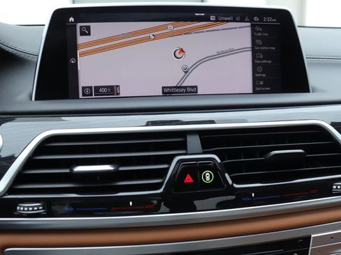 Used 2020 BMW 750i xDrive image 31