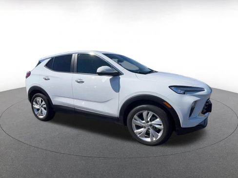 Used 2025 Buick Encore GX Preferred FWD image 2
