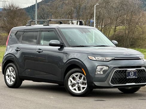 Used 2021 Kia Soul S image 1