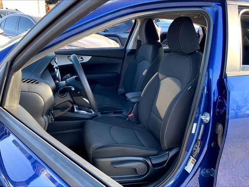 Used 2024 Kia Forte LXS image 8
