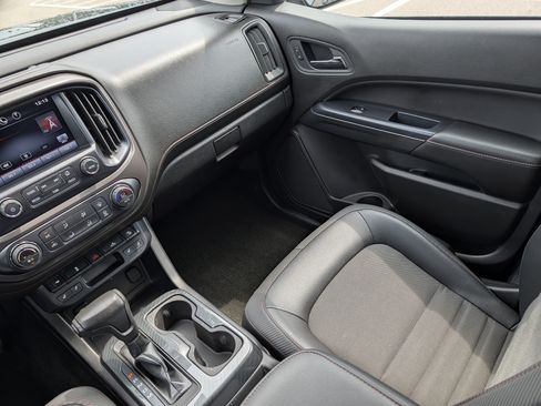 Used 2015 GMC Canyon SLE w/ All-Terrain Package AWD/4WD image 14