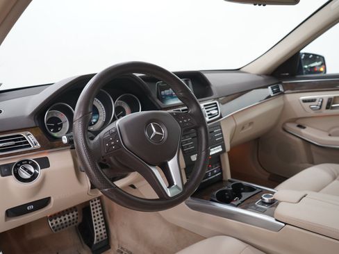 Used 2016 Mercedes-Benz E 350 4MATIC Wagon w/ Premium Package image 25
