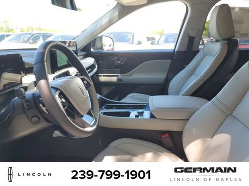 New 2025 Lincoln Aviator 2WD w/ Equipment Group 101A image 18