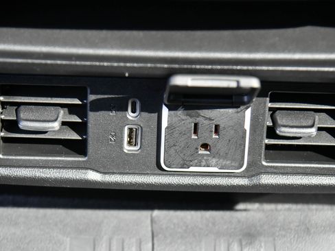 Used 2024 GMC Sierra 1500 Elevation w/ LPO, Elevation Black Package image 38