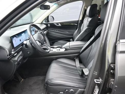 Used 2025 Genesis GV80 2.5T Standard AWD/4WD image 18