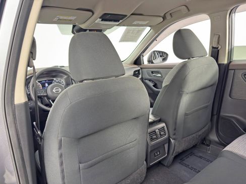 Used 2022 Nissan Rogue SV image 30