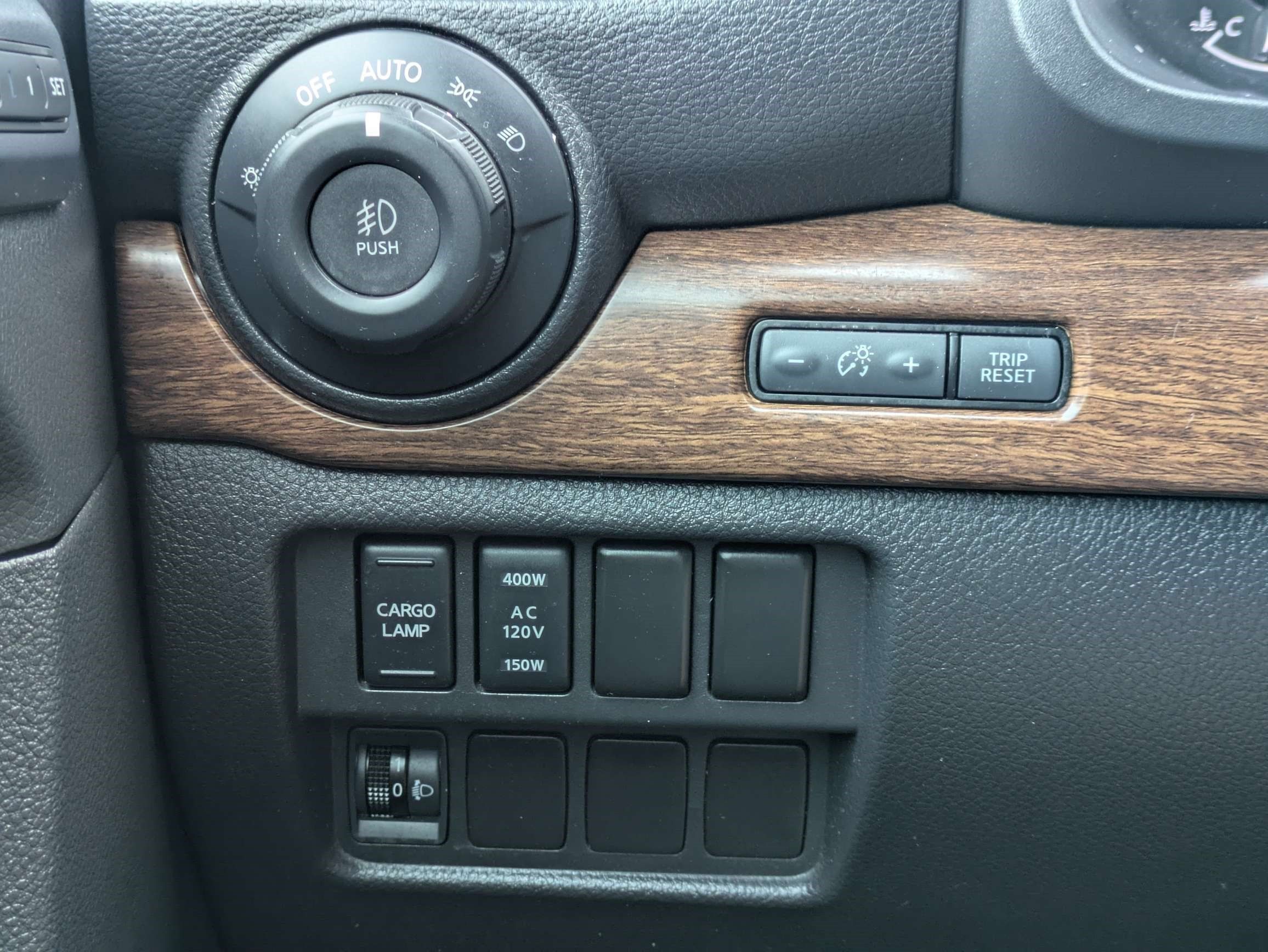 Used 2021 Nissan Titan Platinum Reserve w/ Moonroof Package AWD/4WD image 29