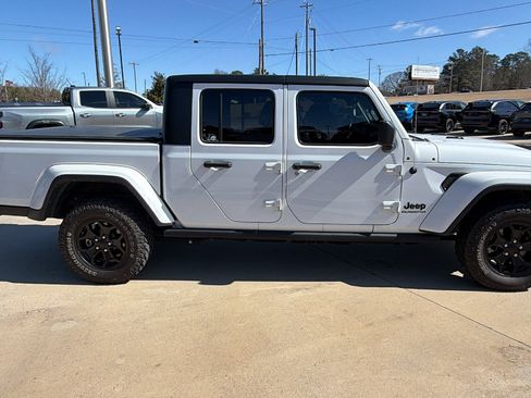 Used 2021 Jeep Gladiator Sport image 7
