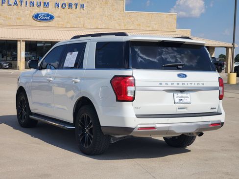 Used 2023 Ford Expedition XLT RWD image 4