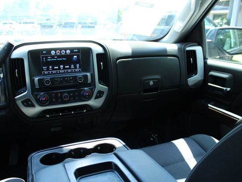 Used 2018 GMC Sierra 1500 SLE w/ SLE Value Package AWD/4WD image 13