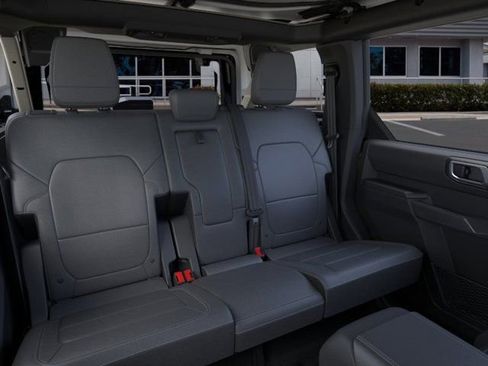 New 2025 Ford Bronco Badlands image 11