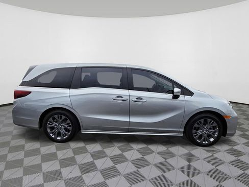 Used 2025 Honda Odyssey Touring image 6