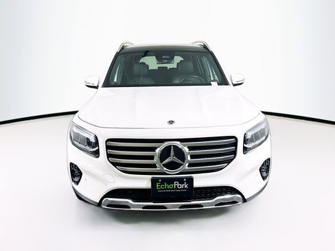 Used 2025 Mercedes-Benz GLB 250 4MATIC image 2