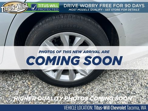 Used 2021 Chevrolet Malibu LT FWD image 2