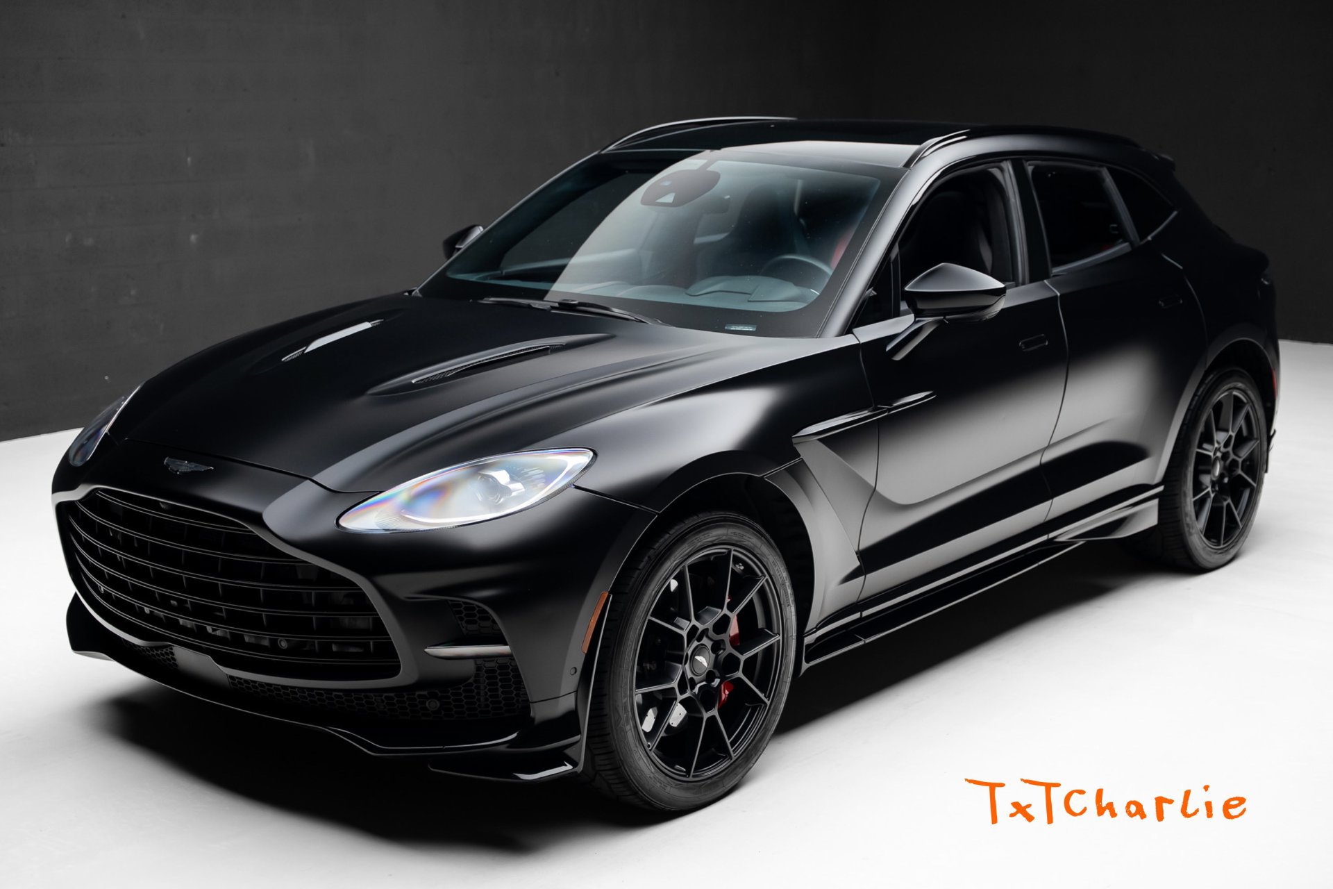 Used 2023 Aston Martin DBX 707 AWD/4WD image 1
