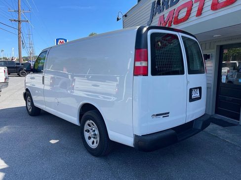 Used 2014 Chevrolet Express 1500 RWD image 4